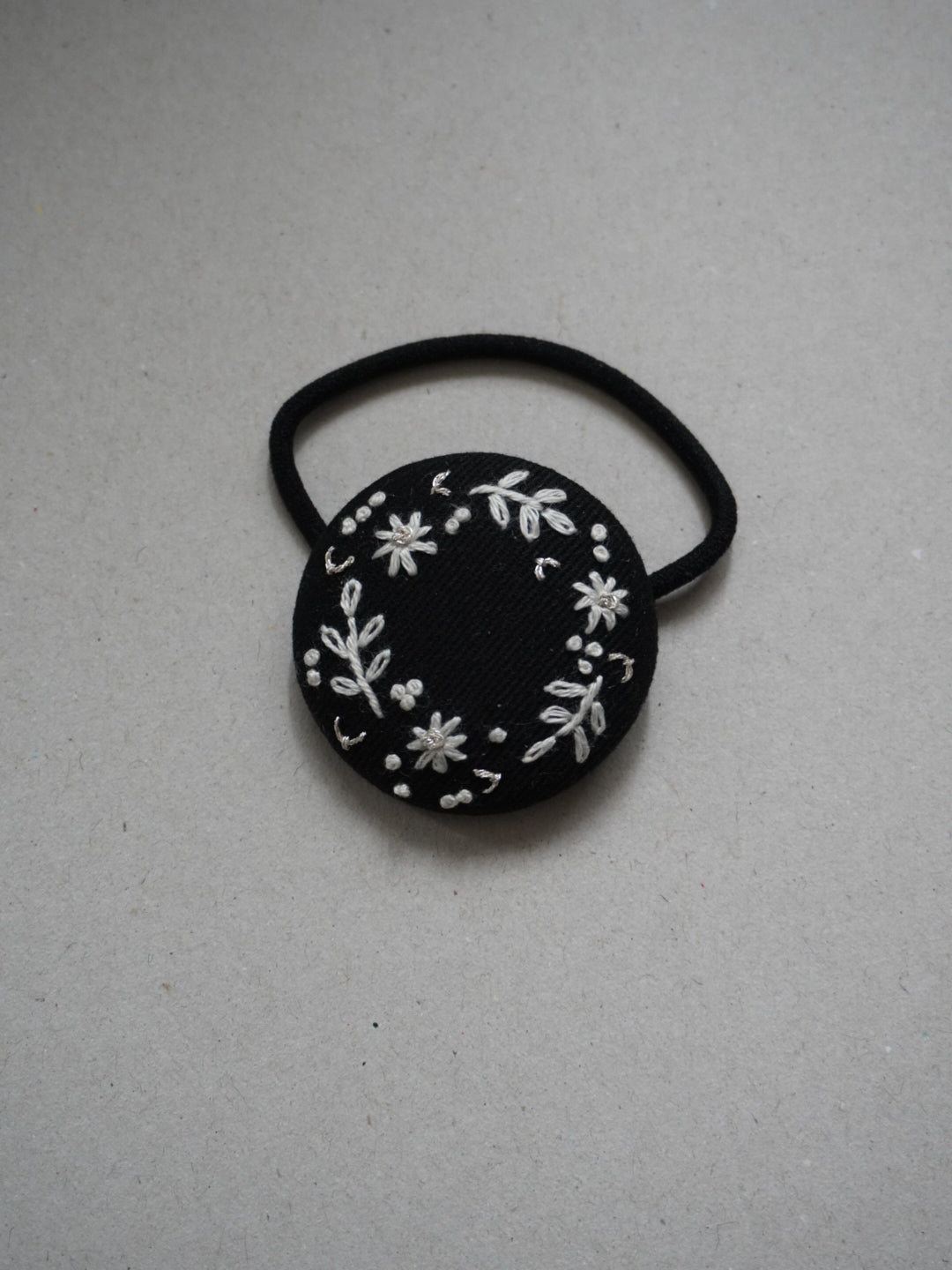 hinohikari 手刺繍ヘアゴム　フラワーリング